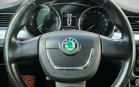 Skoda Superb III рестайлинг, 2013 год, 1 160 000 рублей, 11 фотография