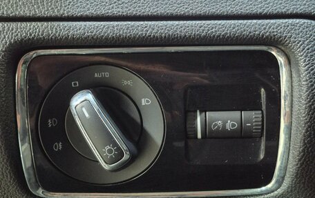 Skoda Superb III рестайлинг, 2013 год, 1 160 000 рублей, 19 фотография