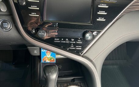 Toyota Camry, 2019 год, 2 750 000 рублей, 6 фотография