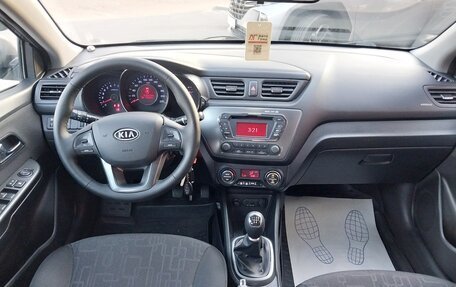 KIA Rio III рестайлинг, 2013 год, 890 000 рублей, 7 фотография