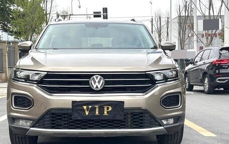 Volkswagen T-Roc I, 2021 год, 1 250 000 рублей, 2 фотография