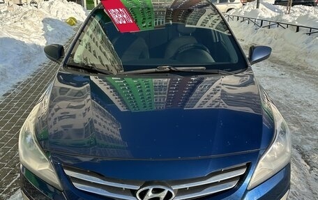 Hyundai Solaris II рестайлинг, 2015 год, 720 000 рублей, 1 фотография