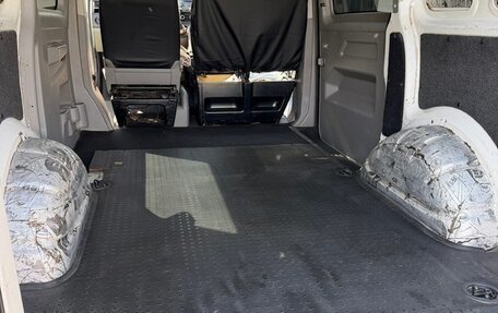 Volkswagen Transporter T5 рестайлинг, 2012 год, 1 450 000 рублей, 5 фотография