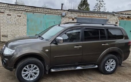 Mitsubishi Pajero Sport II рестайлинг, 2014 год, 1 900 000 рублей, 3 фотография