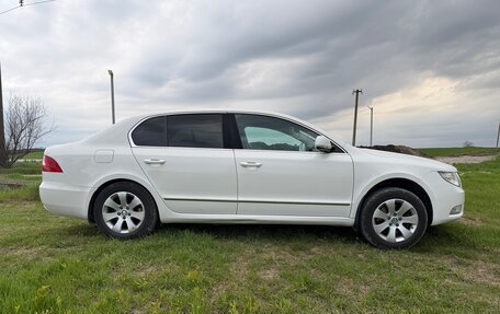 Skoda Superb III рестайлинг, 2012 год, 1 385 000 рублей, 2 фотография