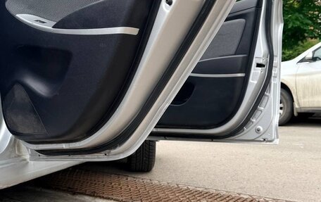 Hyundai Solaris II рестайлинг, 2012 год, 10 фотография