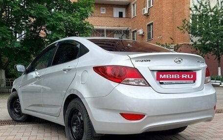 Hyundai Solaris II рестайлинг, 2012 год, 5 фотография