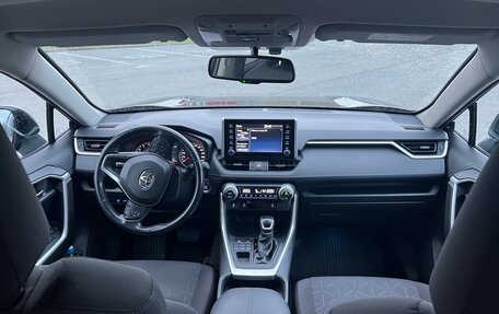 Toyota RAV4, 2020 год, 3 000 000 рублей, 5 фотография