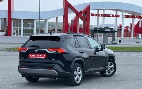 Toyota RAV4, 2020 год, 3 000 000 рублей, 4 фотография