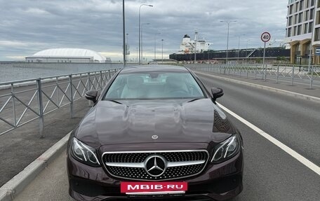 Mercedes-Benz E-Класс, 2019 год, 3 800 000 рублей, 2 фотография