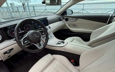 Mercedes-Benz E-Класс, 2019 год, 3 800 000 рублей, 14 фотография