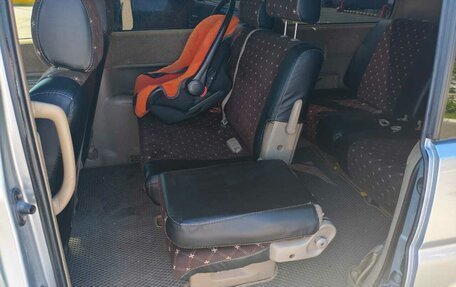 Honda Stepwgn II рестайлинг, 2002 год, 750 000 рублей, 6 фотография