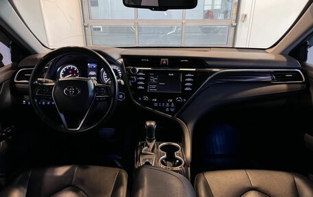 Toyota Camry, 2019 год, 2 750 000 рублей, 18 фотография
