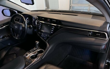 Toyota Camry, 2019 год, 2 750 000 рублей, 24 фотография