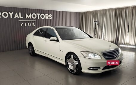 Mercedes-Benz S-Класс, 2011 год, 2 700 000 рублей, 2 фотография