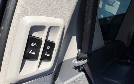 Toyota Land Cruiser Prado 150 рестайлинг 2, 2012 год, 2 600 000 рублей, 24 фотография