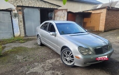 Mercedes-Benz C-Класс, 2003 год, 450 000 рублей, 3 фотография