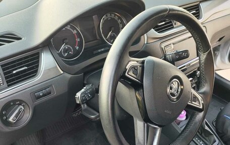 Skoda Rapid I, 2017 год, 1 100 000 рублей, 10 фотография