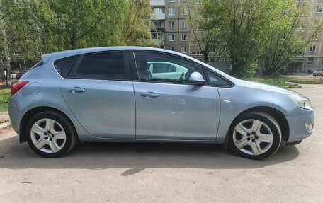 Opel Astra J, 2011 год, 630 000 рублей, 6 фотография