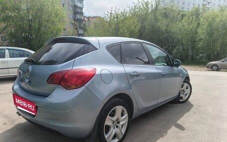 Opel Astra J, 2011 год, 630 000 рублей, 5 фотография