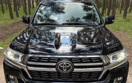 Toyota Land Cruiser 200, 2016 год, 5 900 000 рублей, 1 фотография