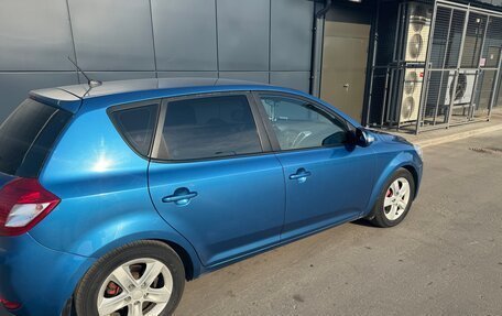 KIA cee'd I рестайлинг, 2010 год, 700 000 рублей, 3 фотография