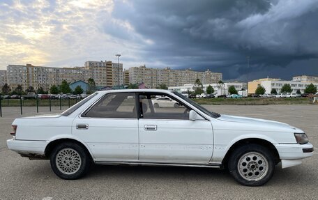 Toyota Vista, 1988 год, 130 000 рублей, 2 фотография