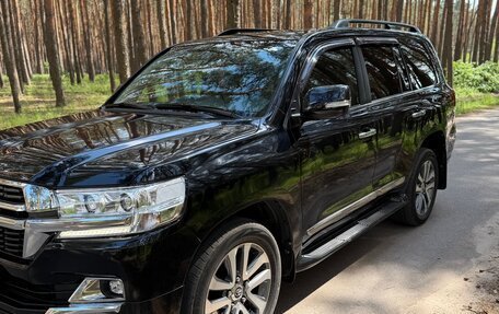 Toyota Land Cruiser 200, 2016 год, 5 900 000 рублей, 2 фотография