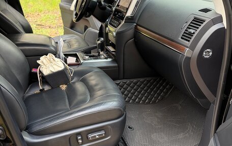 Toyota Land Cruiser 200, 2016 год, 5 900 000 рублей, 9 фотография