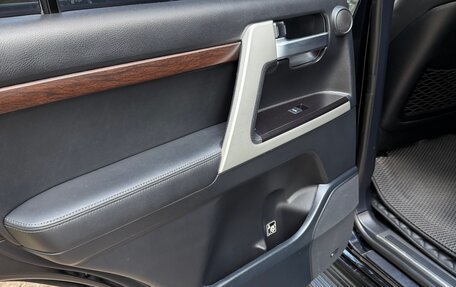Toyota Land Cruiser 200, 2016 год, 5 900 000 рублей, 13 фотография