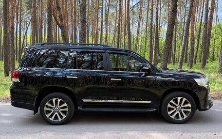 Toyota Land Cruiser 200, 2016 год, 5 900 000 рублей, 7 фотография