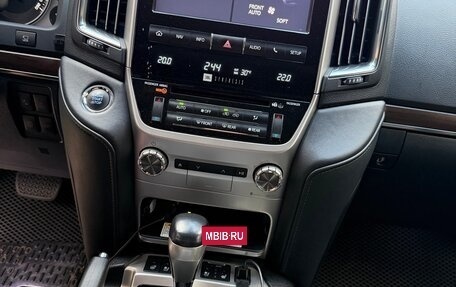 Toyota Land Cruiser 200, 2016 год, 5 900 000 рублей, 16 фотография