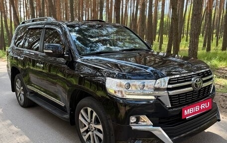 Toyota Land Cruiser 200, 2016 год, 5 900 000 рублей, 8 фотография