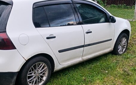 Volkswagen Golf V, 2004 год, 450 000 рублей, 2 фотография
