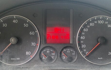 Volkswagen Golf V, 2004 год, 450 000 рублей, 3 фотография