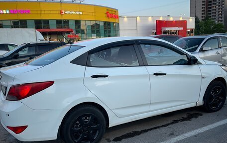 Hyundai Solaris II рестайлинг, 2015 год, 420 000 рублей, 6 фотография