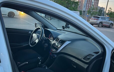 Hyundai Solaris II рестайлинг, 2015 год, 420 000 рублей, 7 фотография