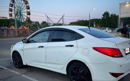 Hyundai Solaris II рестайлинг, 2015 год, 420 000 рублей, 3 фотография