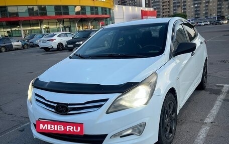 Hyundai Solaris II рестайлинг, 2015 год, 420 000 рублей, 2 фотография