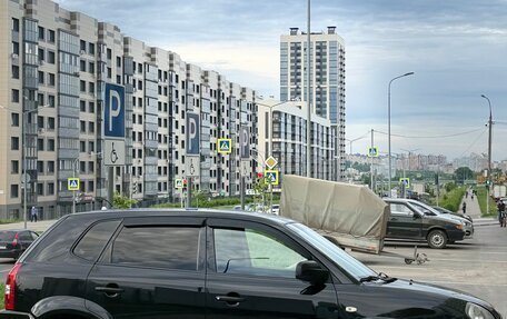 Hyundai Tucson III, 2008 год, 630 000 рублей, 2 фотография