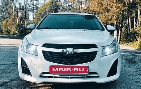 Chevrolet Cruze II, 2014 год, 970 000 рублей, 2 фотография