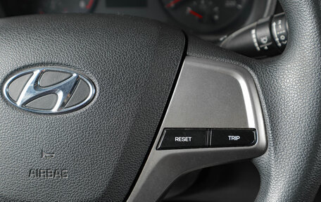 Hyundai Solaris II рестайлинг, 2018 год, 859 000 рублей, 15 фотография