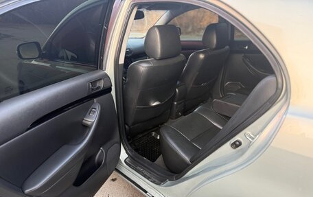 Toyota Avensis III рестайлинг, 2006 год, 650 000 рублей, 10 фотография