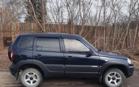 Chevrolet Niva I рестайлинг, 2011 год, 675 000 рублей, 3 фотография