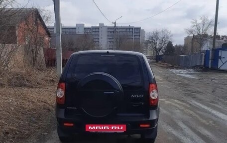 Chevrolet Niva I рестайлинг, 2011 год, 675 000 рублей, 4 фотография