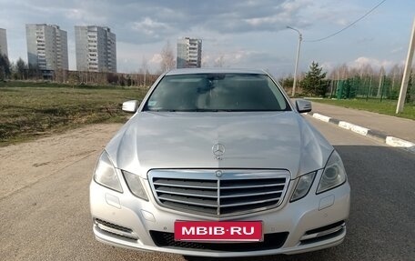 Mercedes-Benz E-Класс, 2010 год, 1 850 000 рублей, 2 фотография