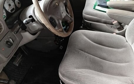 Chrysler Voyager IV, 2002 год, 189 000 рублей, 6 фотография