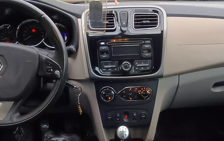 Renault Logan II, 2016 год, 780 000 рублей, 12 фотография