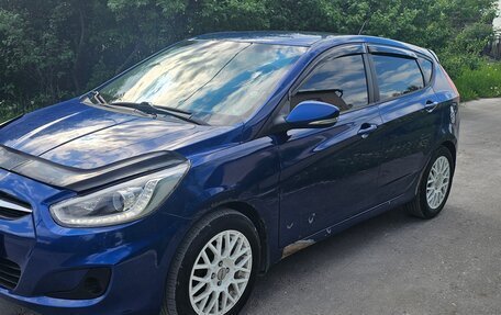 Hyundai Solaris II рестайлинг, 2013 год, 615 000 рублей, 2 фотография