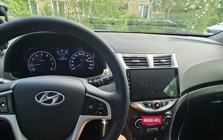 Hyundai Solaris II рестайлинг, 2013 год, 615 000 рублей, 9 фотография